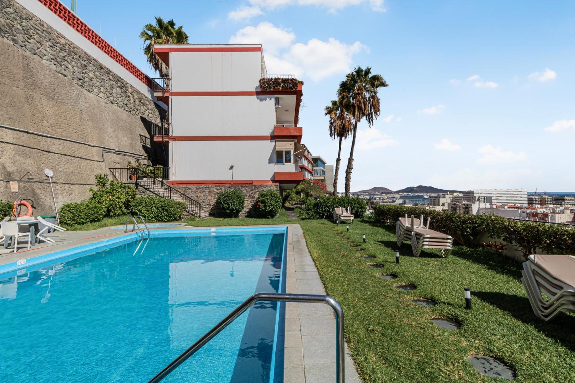Urban Elegance View Pool