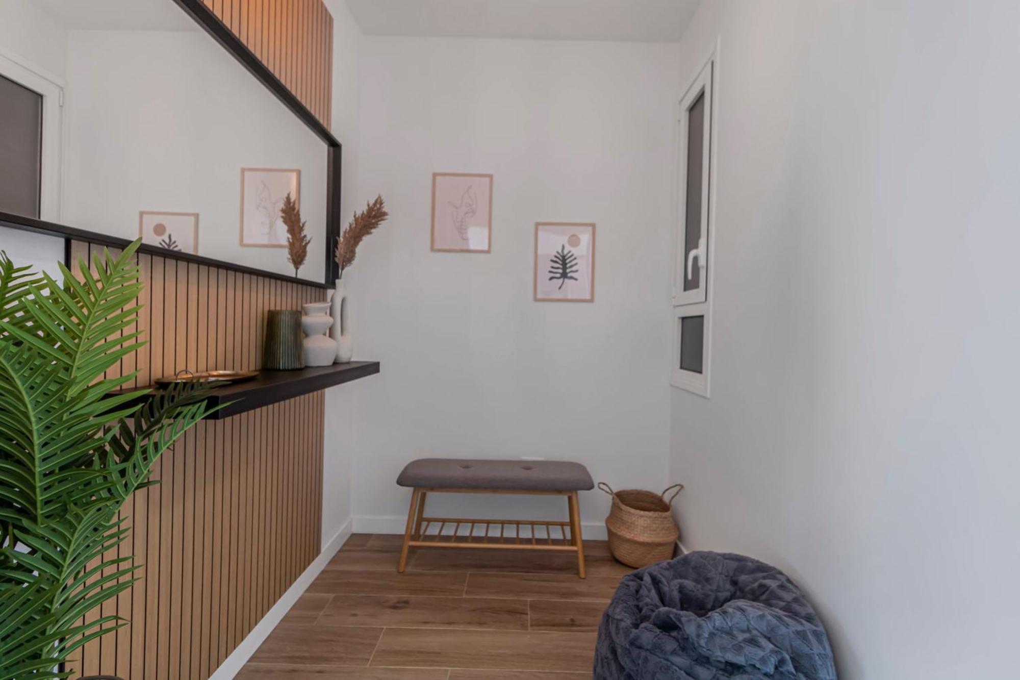 Urban Elegance View Pool Apartment